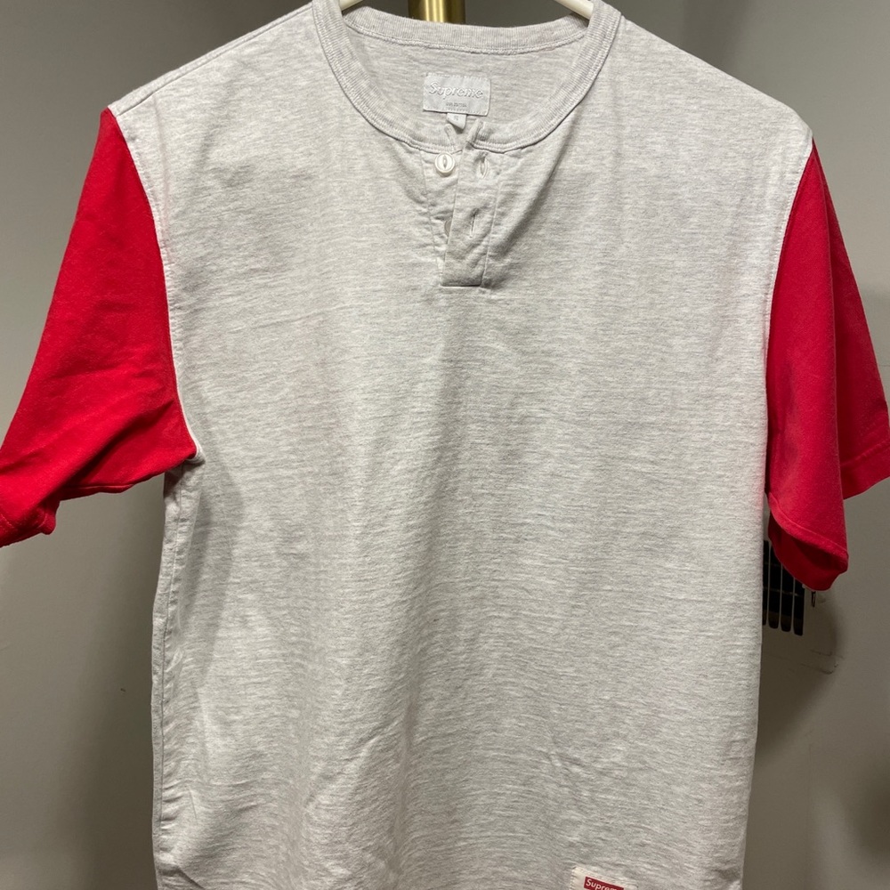 Supreme - Picture 2 of 5
